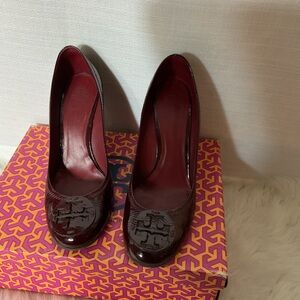 Tory Burch Burgundy Patent Leather Logo Pumps